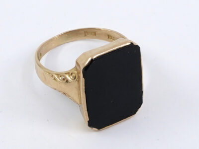 Ring Guld 18K 4,0g Ø18,5 Med svart sten