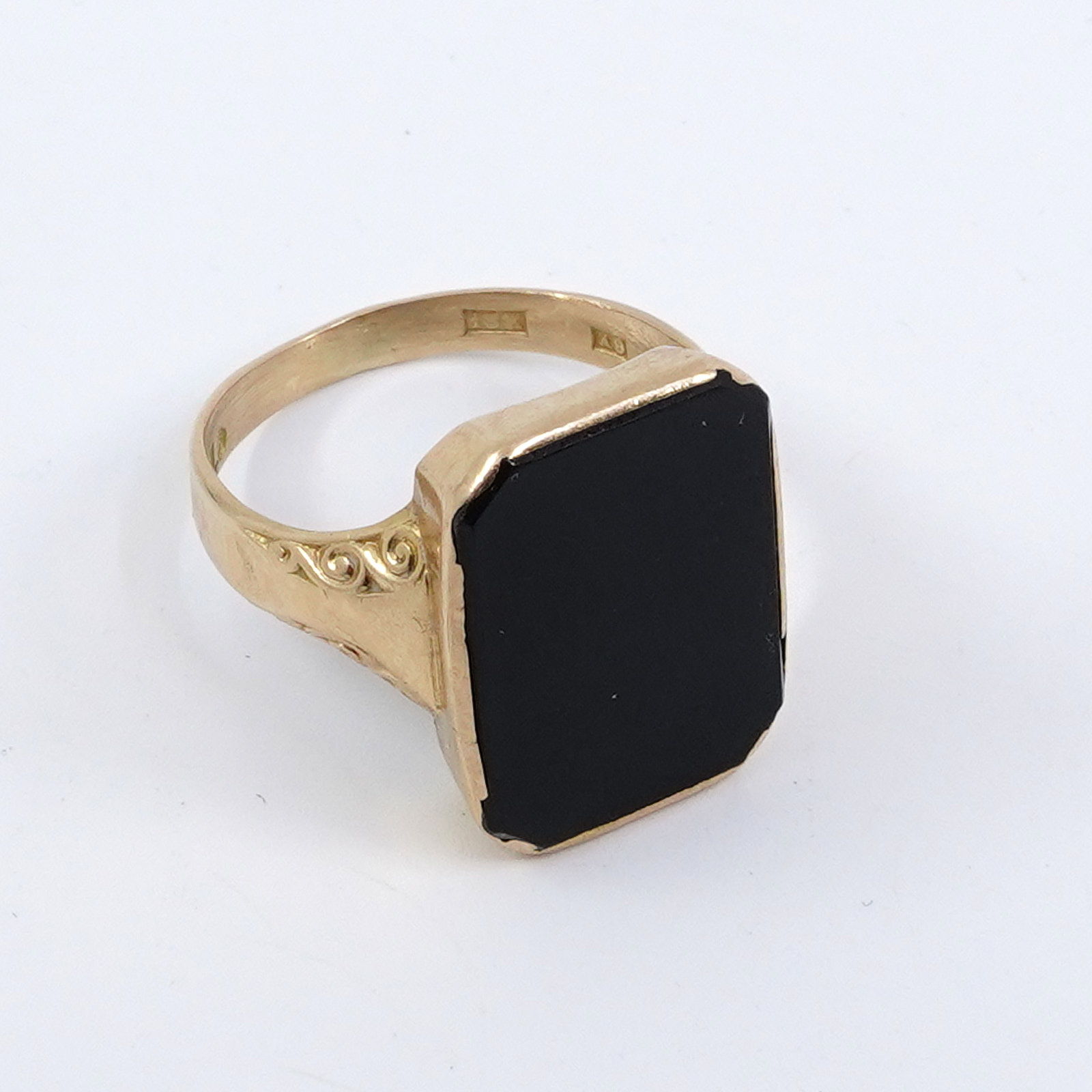 Ring Guld 18K 4,0g Ø18,5 Med svart sten