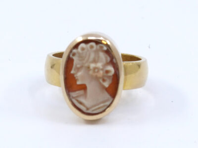 Ring med camé 23K 6,9g Ø16,5, graverad