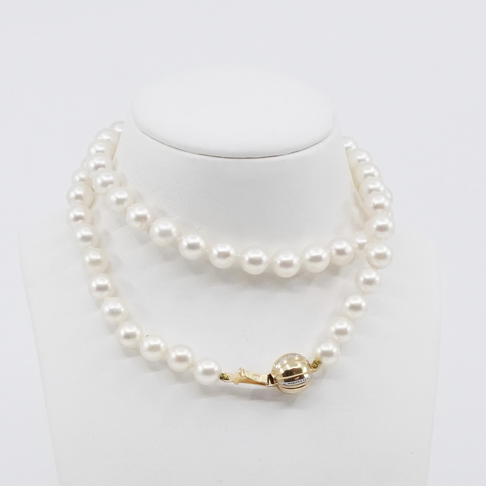 Pärlcollier odlade pärlor