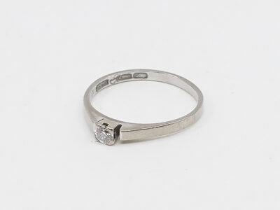 Ring Vitguld med Diamant 18K Ø16