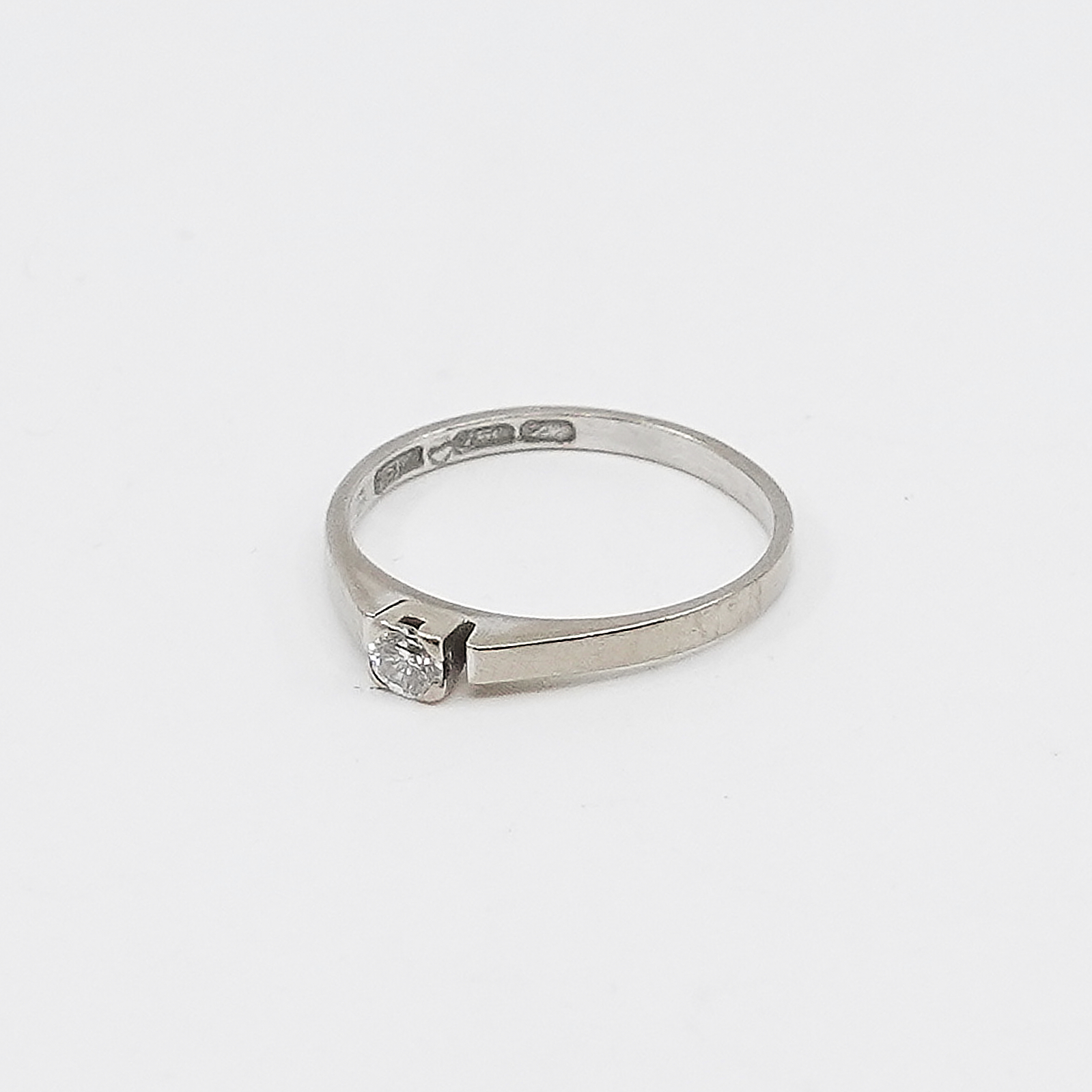 Ring Vitguld med Diamant 18K Ø16