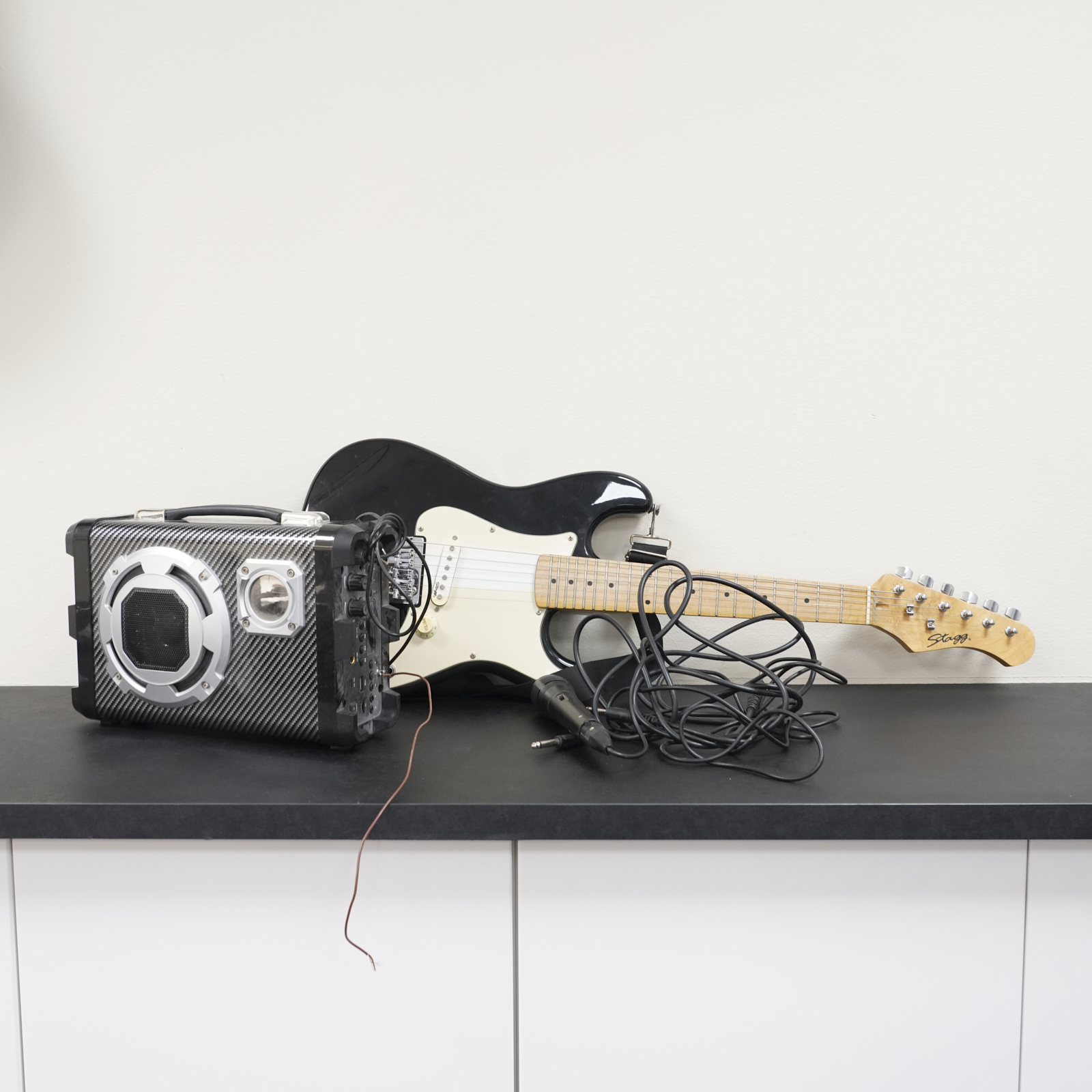 Elgitarr Stagg J200-BK
