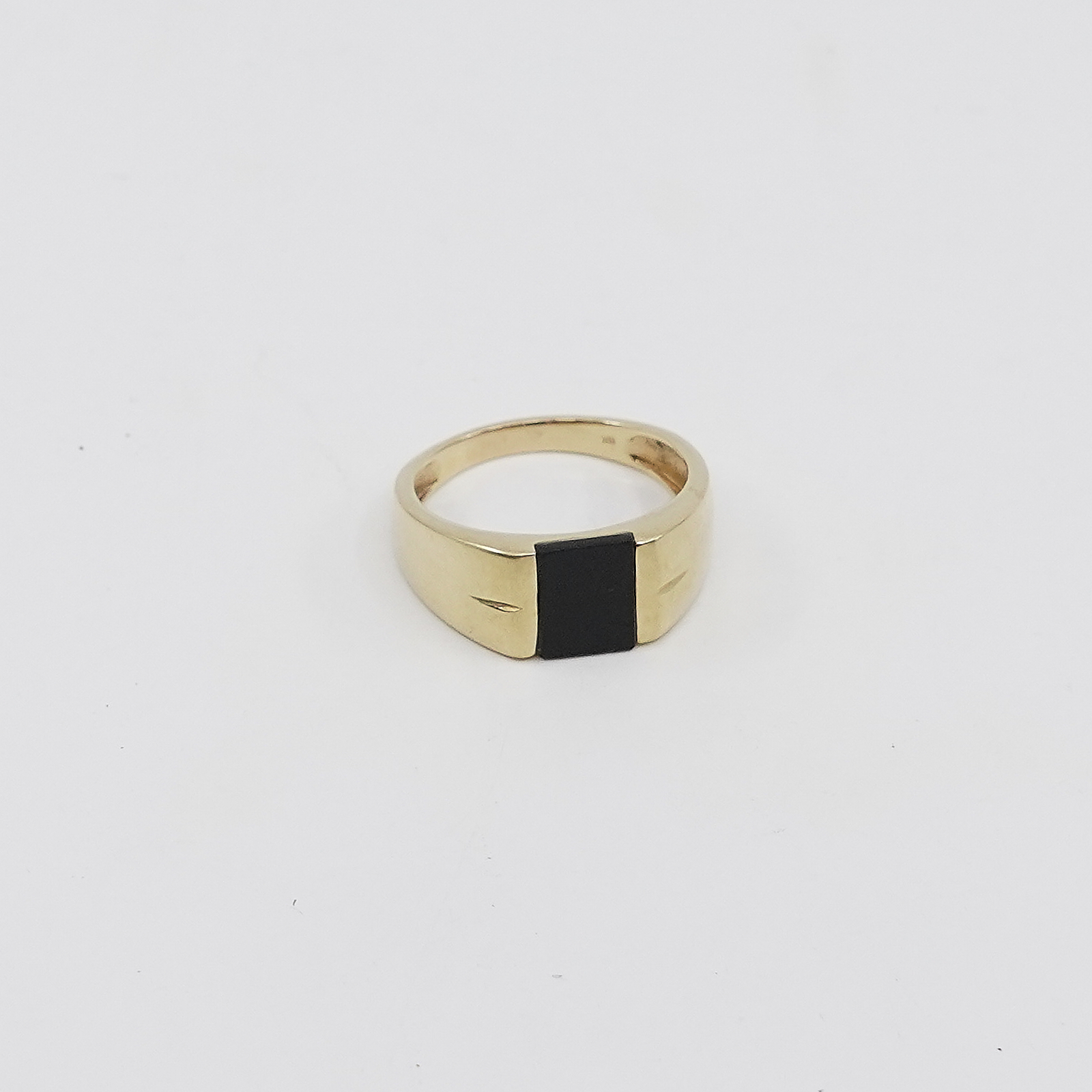 Ring i guld 18K med svart sten Ø20¾