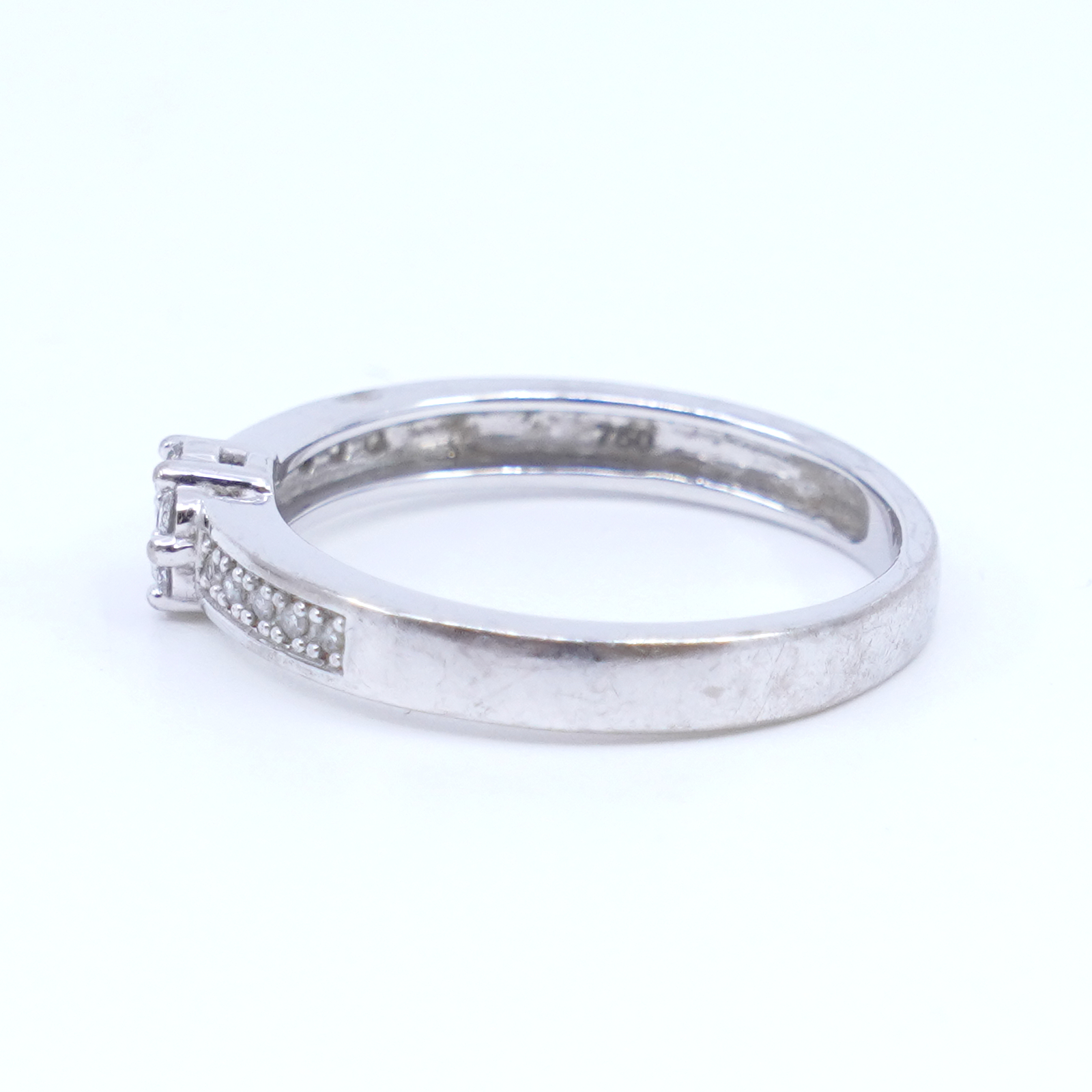 Ring Vitguld 18K med diamanter