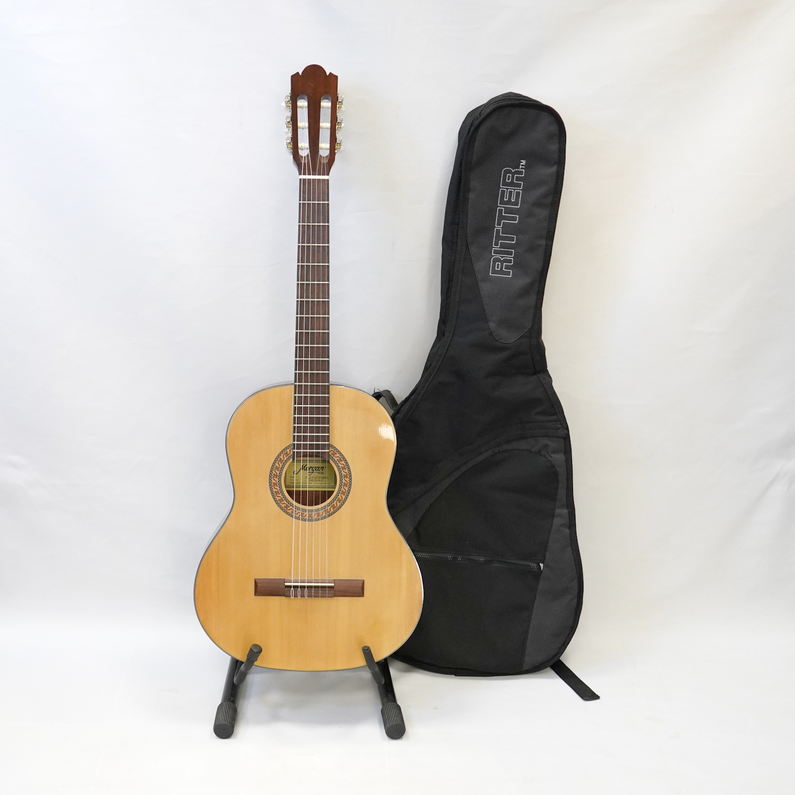 Akustisk gitarr Morgan cg-10 DLX N thin neck i mjukt fodral