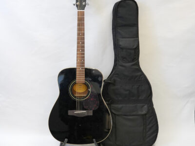 Akustisk gitarr Yamaha F370 stålsträngad med mjukt fodral