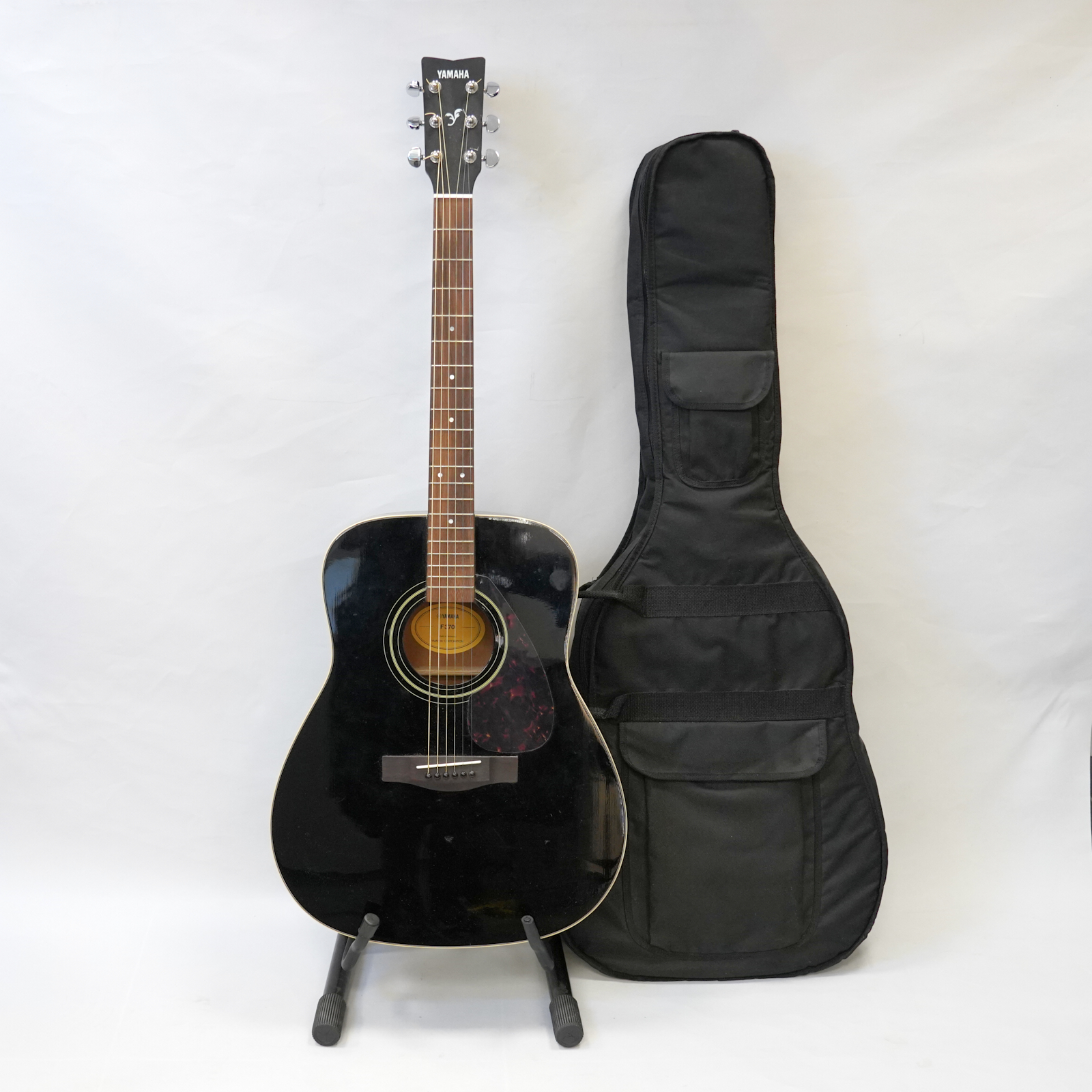 Akustisk gitarr Yamaha F370 stålsträngad med mjukt fodral