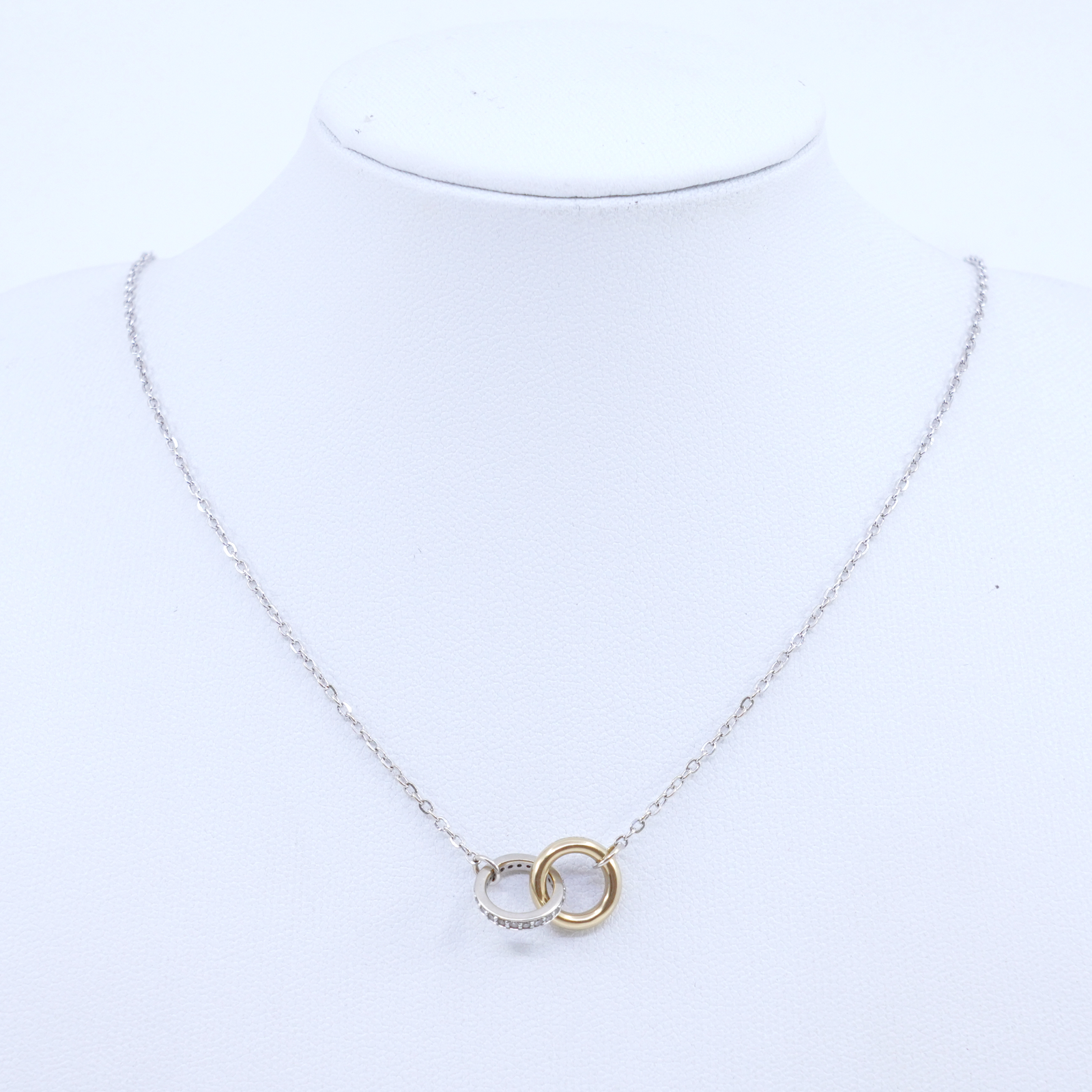 Halskedja Ankar Vitguld 18K 4g Längd 43-46cm Bredd 1mm diamanter 24xca0,005ct