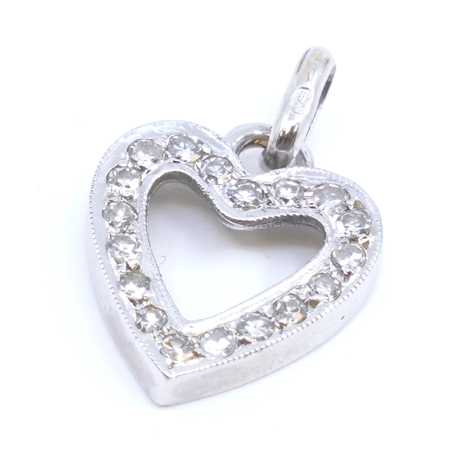 Hänge Vitguld 18K 1,2g Höjd 18mm med diamanter 18xca0,01ct
