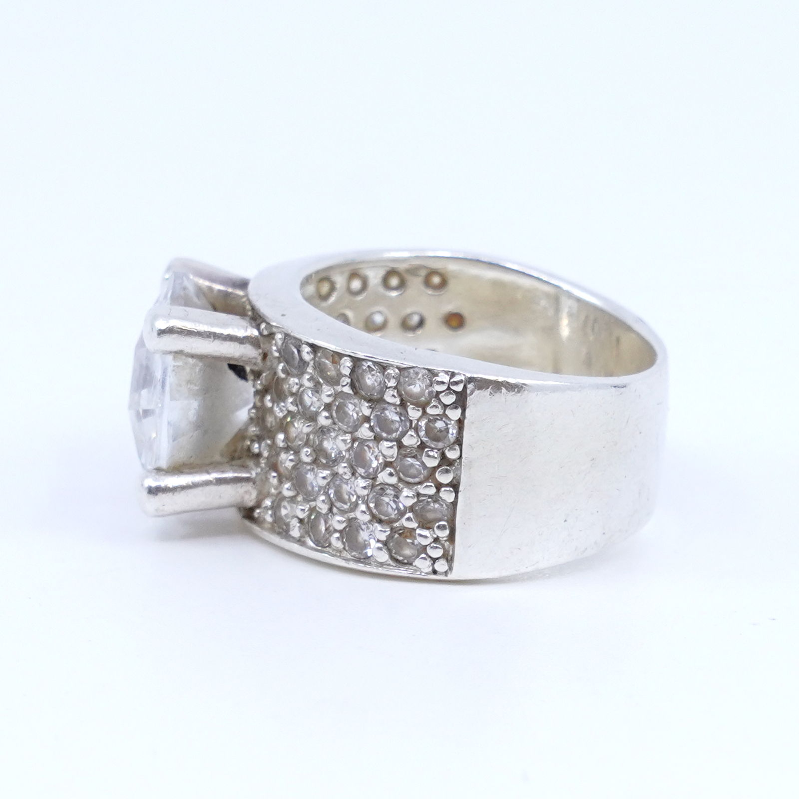 Ring S925 12,1g Ø18,25 med stenar