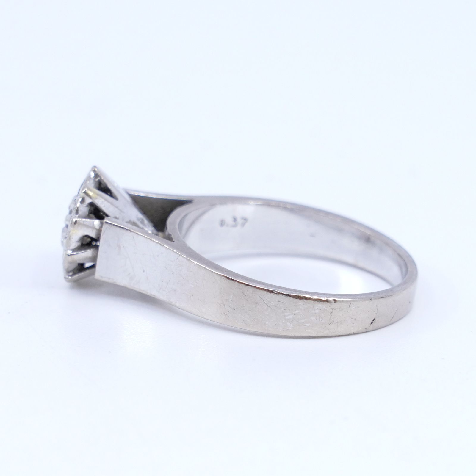Ring Vitguld 18K med diamanter 1xca0,10ct 10xca0,01ct