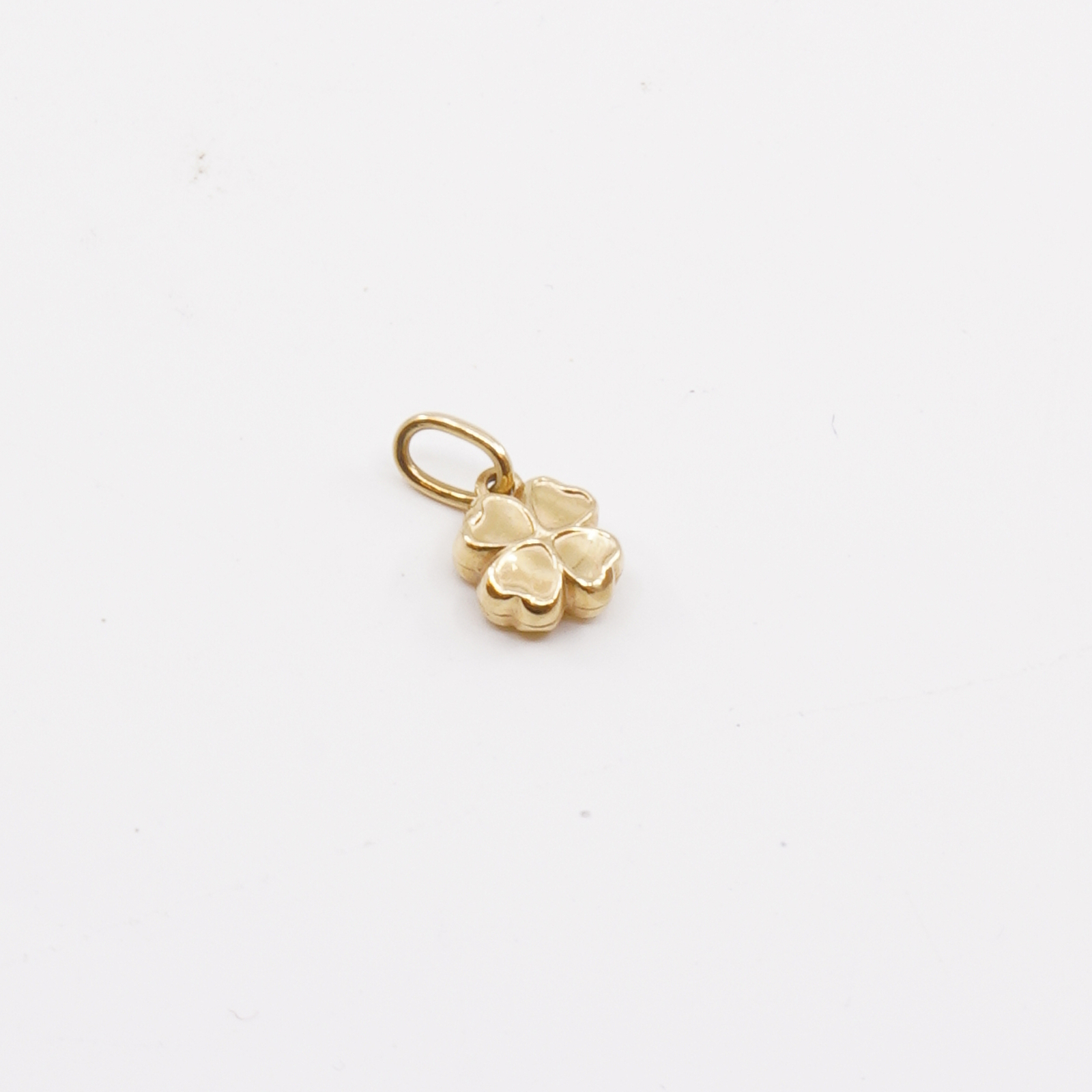 Hänge Guld 18K Fyrköver Höjd 16mm